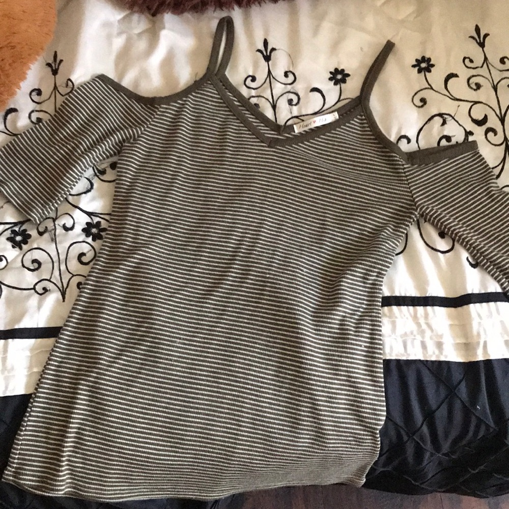 Green flowy tee shirt
